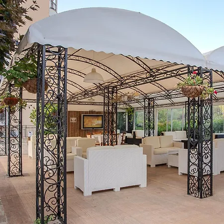 Aparthotel Bendita Mare 4*