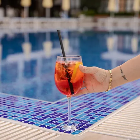 Bendita Mare Aparthotel